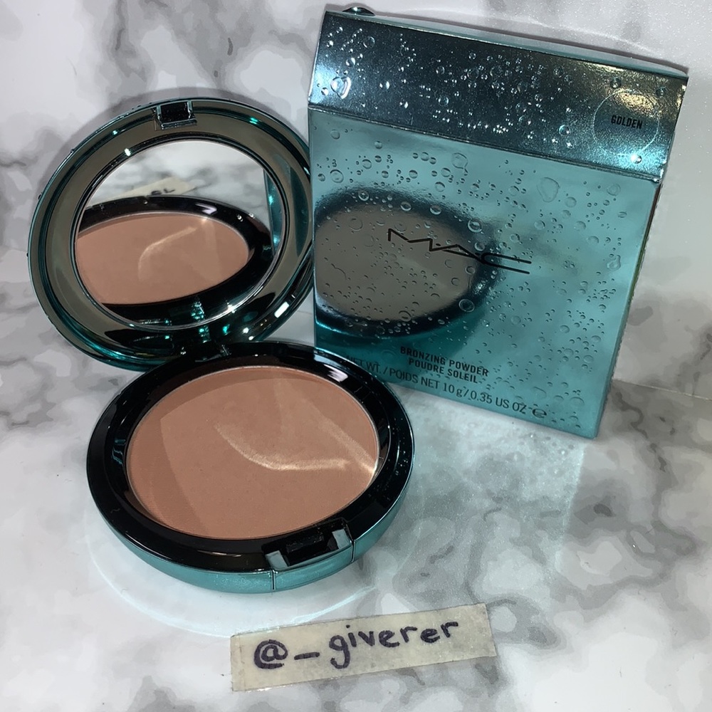 GOLDEN Alluring Aquatic Bronzer MAC Bronzing Powder